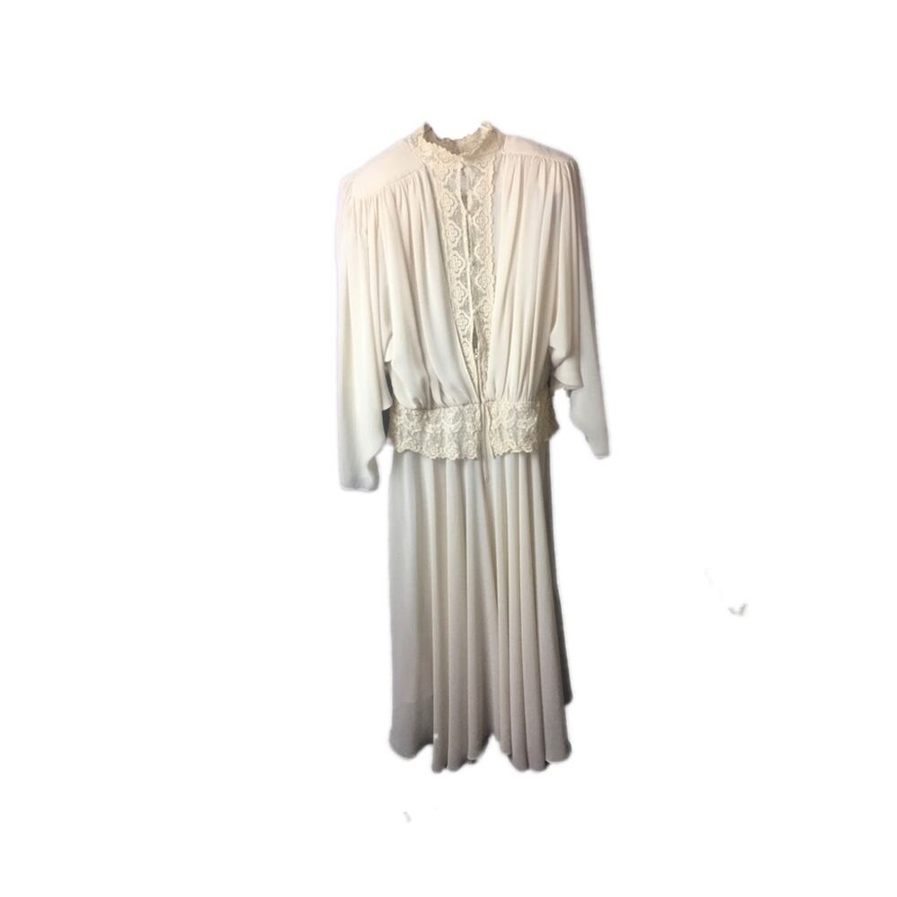 VTG Union Made Cream Ivory Embroidered Lace 70s High Neck